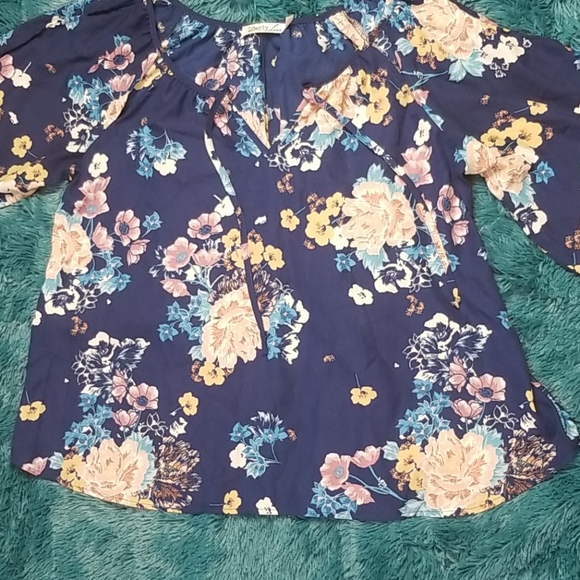 COPY - Liberty love 1xl 3/4 sleeves blouse sheer - Picture 1 of 3